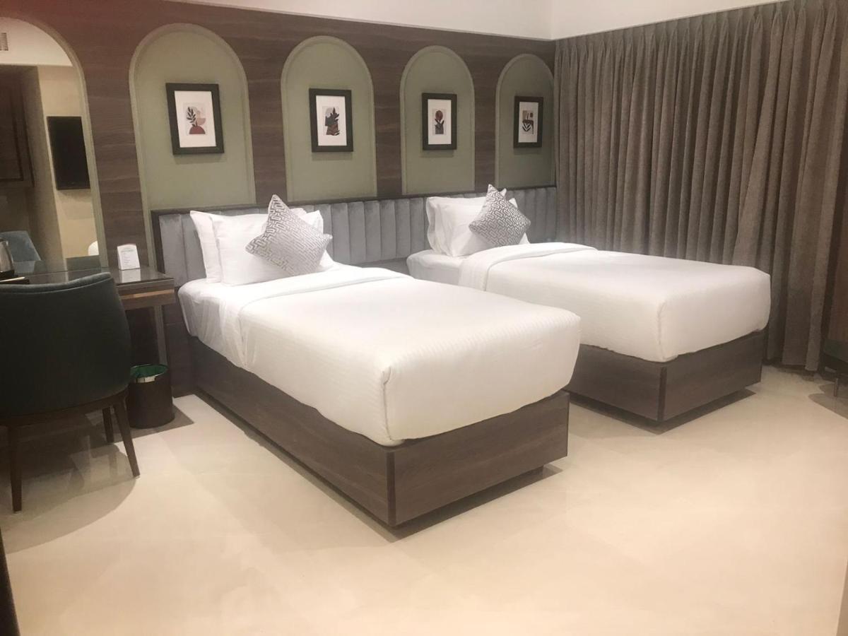 เดอะอินเตอเนชั่นแนลบายทุนกา Hotel มุมไบ ภายนอก รูปภาพ