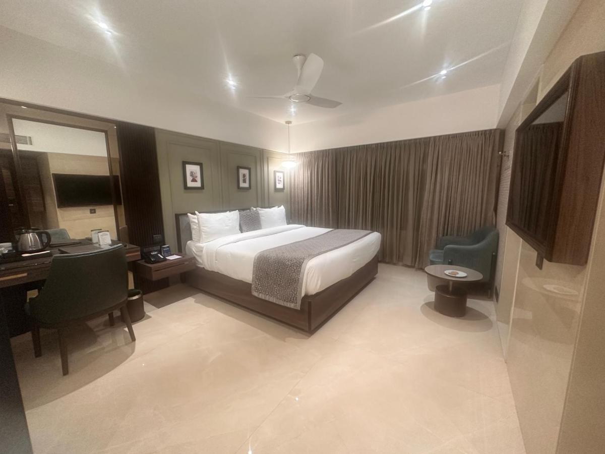 เดอะอินเตอเนชั่นแนลบายทุนกา Hotel มุมไบ ภายนอก รูปภาพ