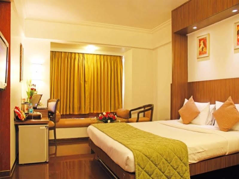 เดอะอินเตอเนชั่นแนลบายทุนกา Hotel มุมไบ ภายนอก รูปภาพ